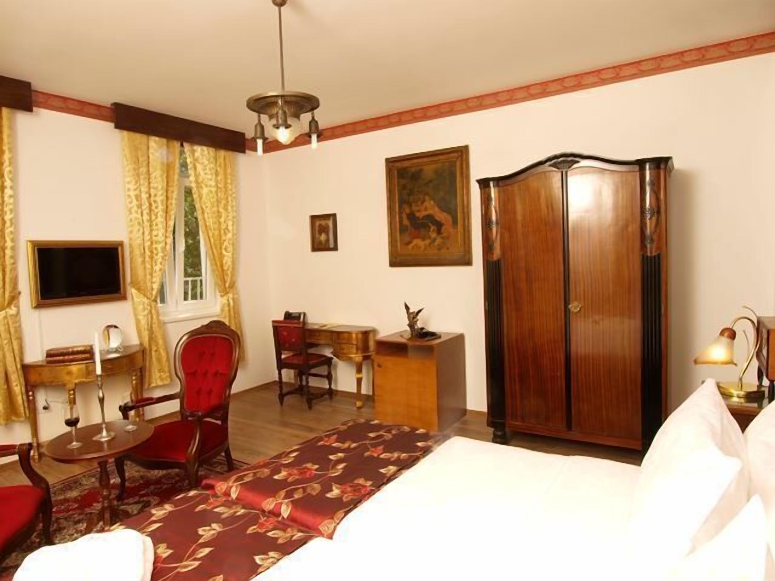 superior twin room | 1 bedroom, hypo-allergenic bedding, minibar, in-room safe