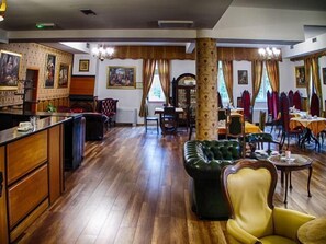 Bar (on property) - Hotel Puntijar (Zagreb)