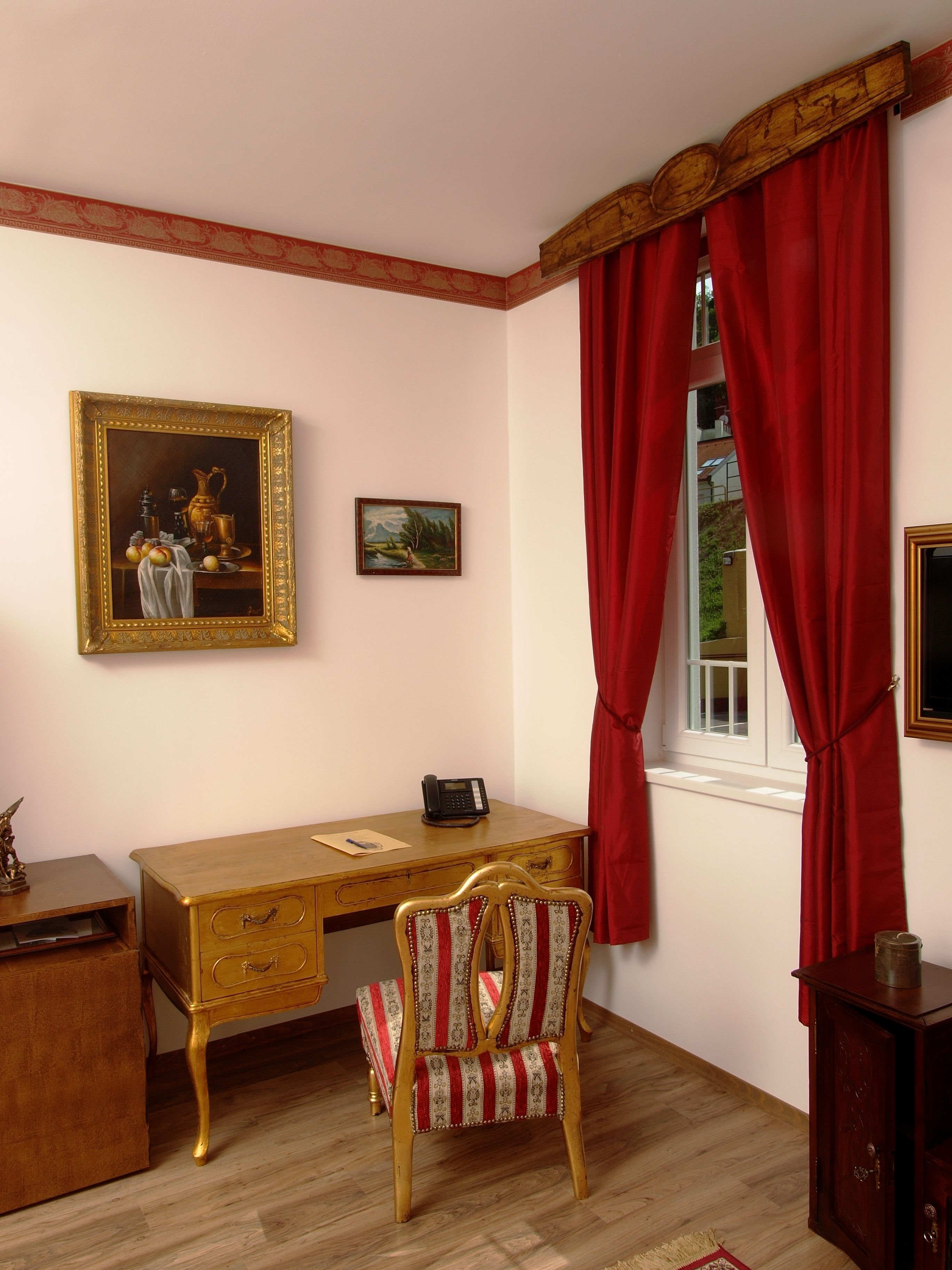 superior single room | room amenity