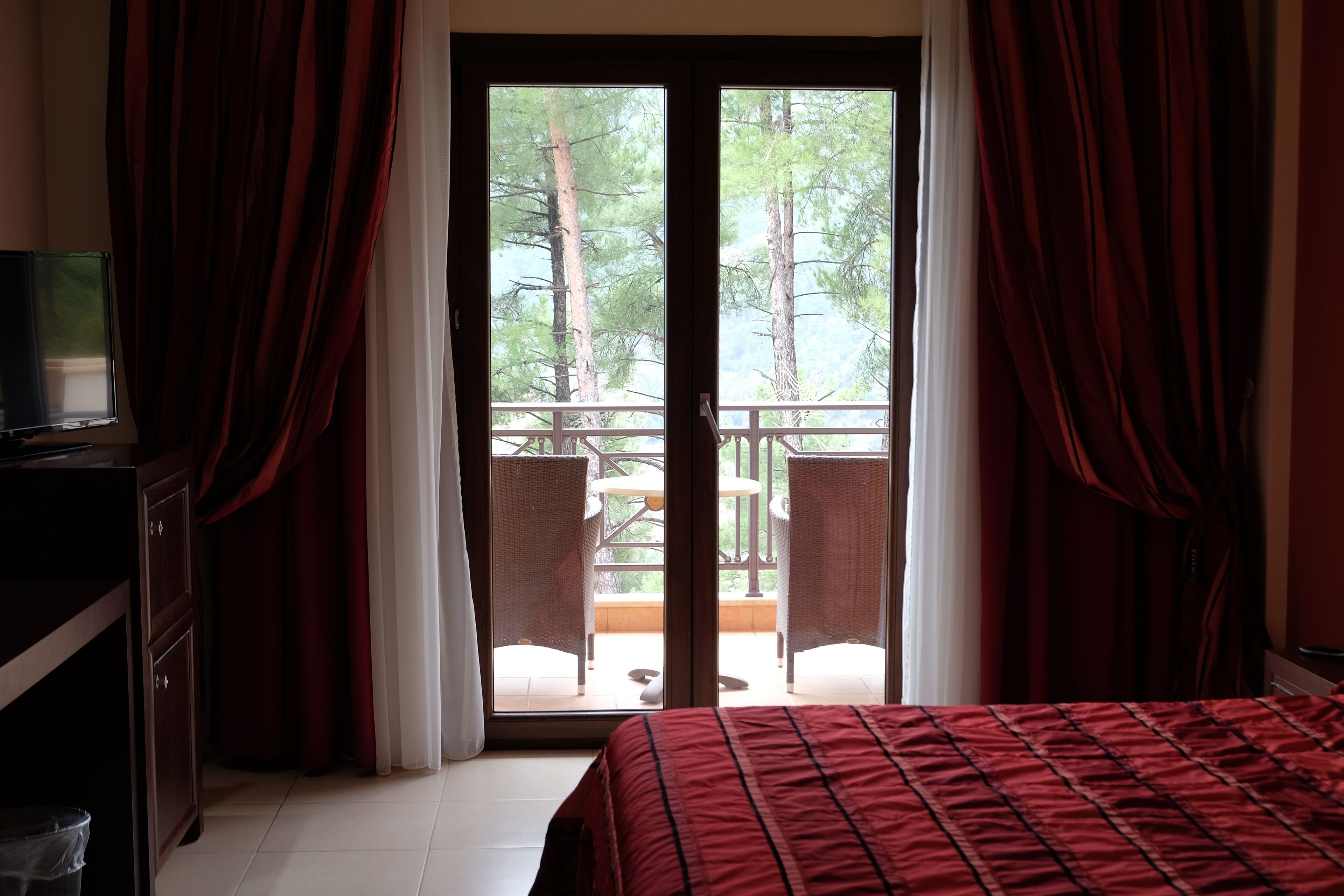 minibar, in-room safe, desk, laptop workspace