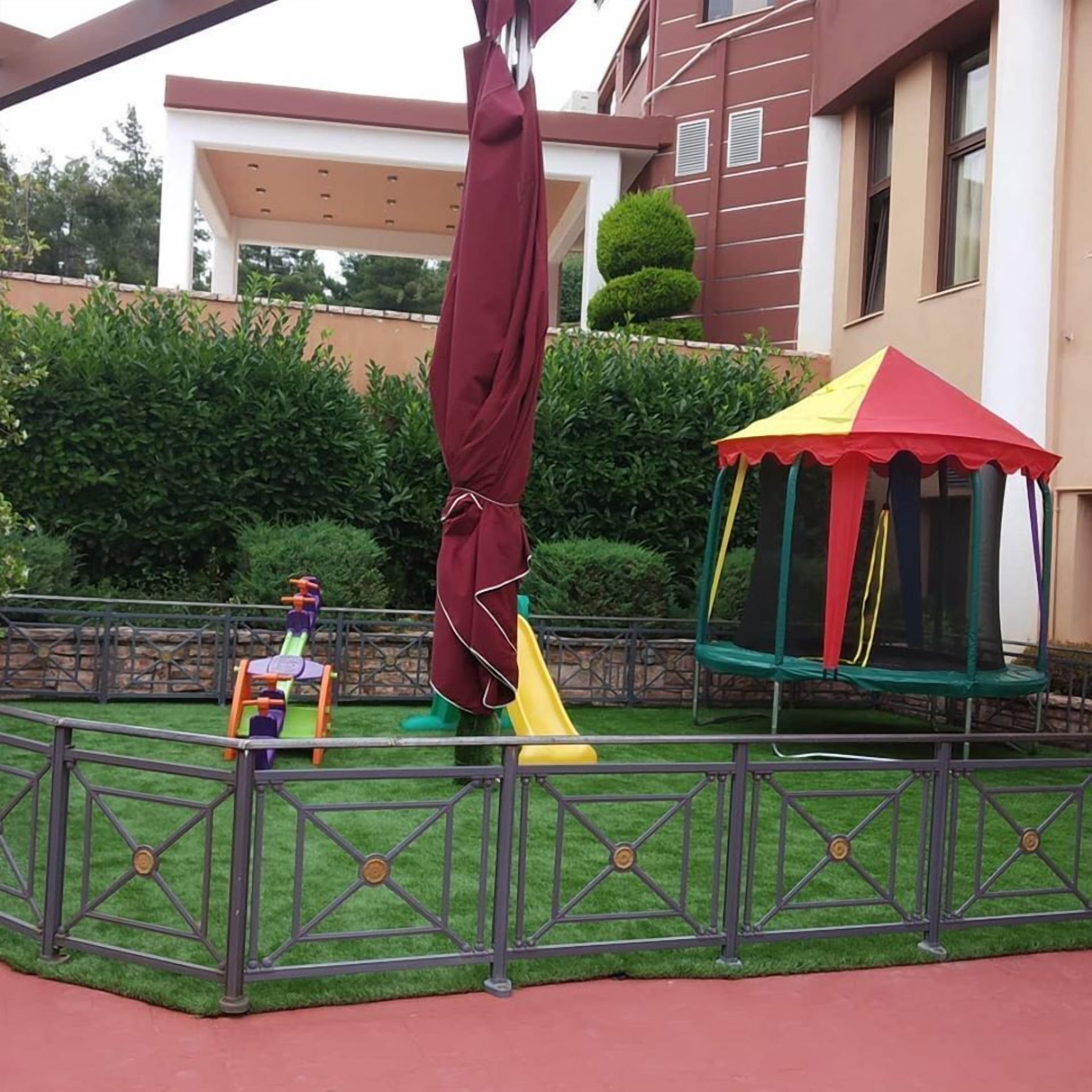 children’s play area – outdoor