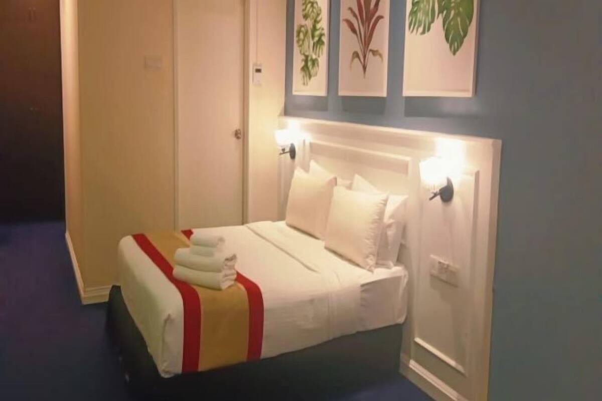 Cofres nos quartos, espaço de trabalho para notebook, Wi-Fi de cortesia