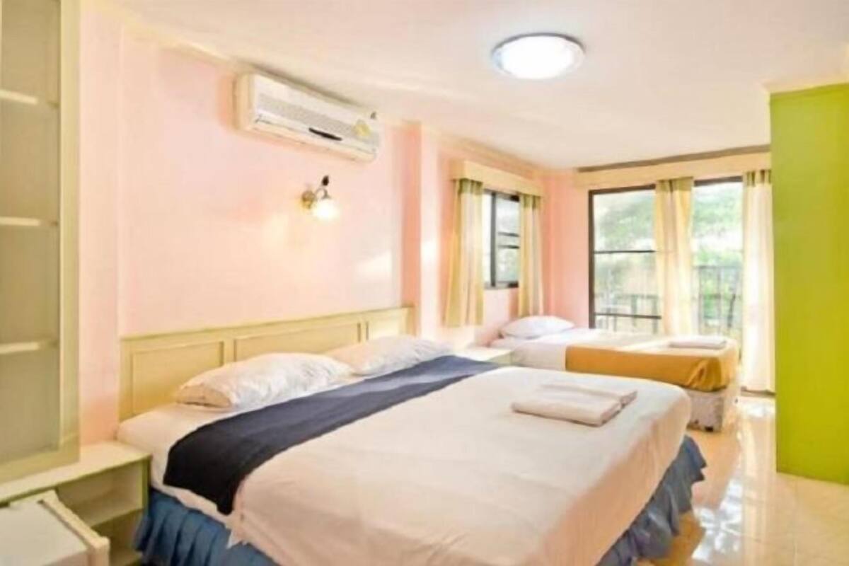 1 bedroom, desk, soundproofing, free WiFi