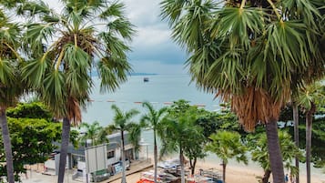 Habitación superior, vistas al mar | Vistas desde la habitación