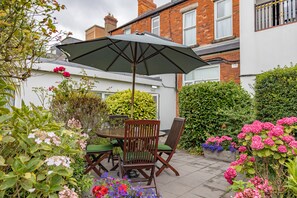 Garden view - Egans Guest House (Dublin)