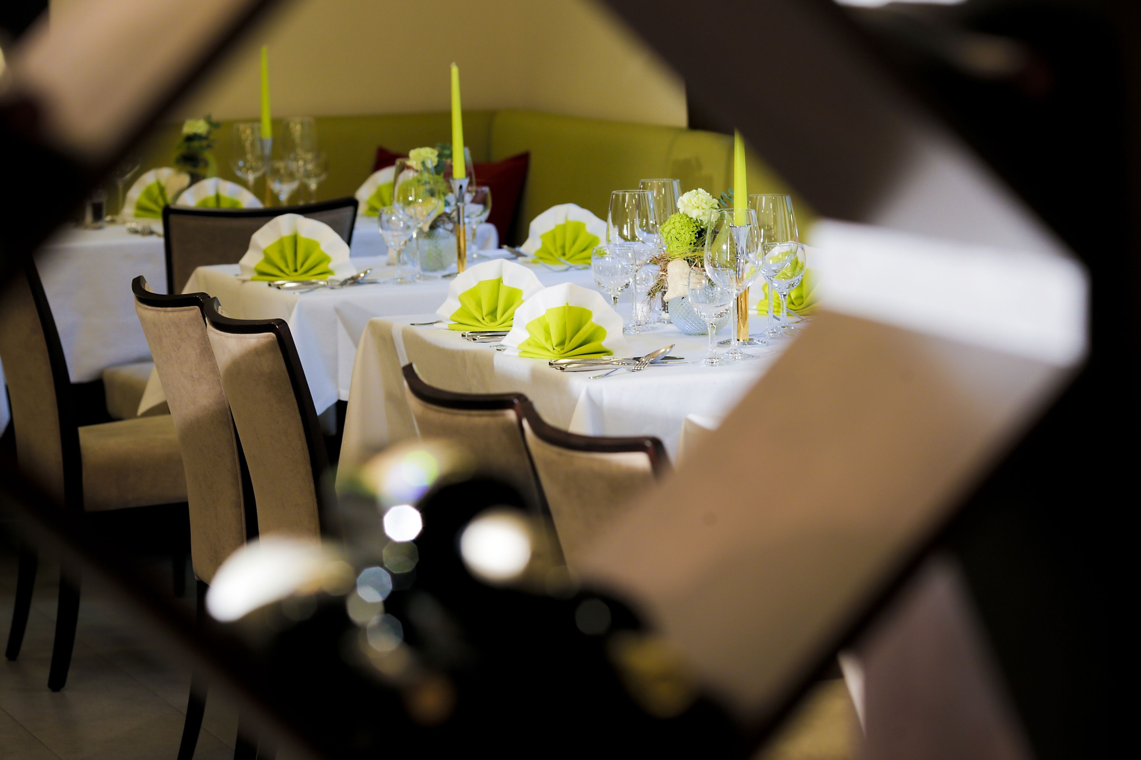 lunch, dinner served; regional cuisine, al fresco dining