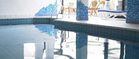 Piscine intérieure