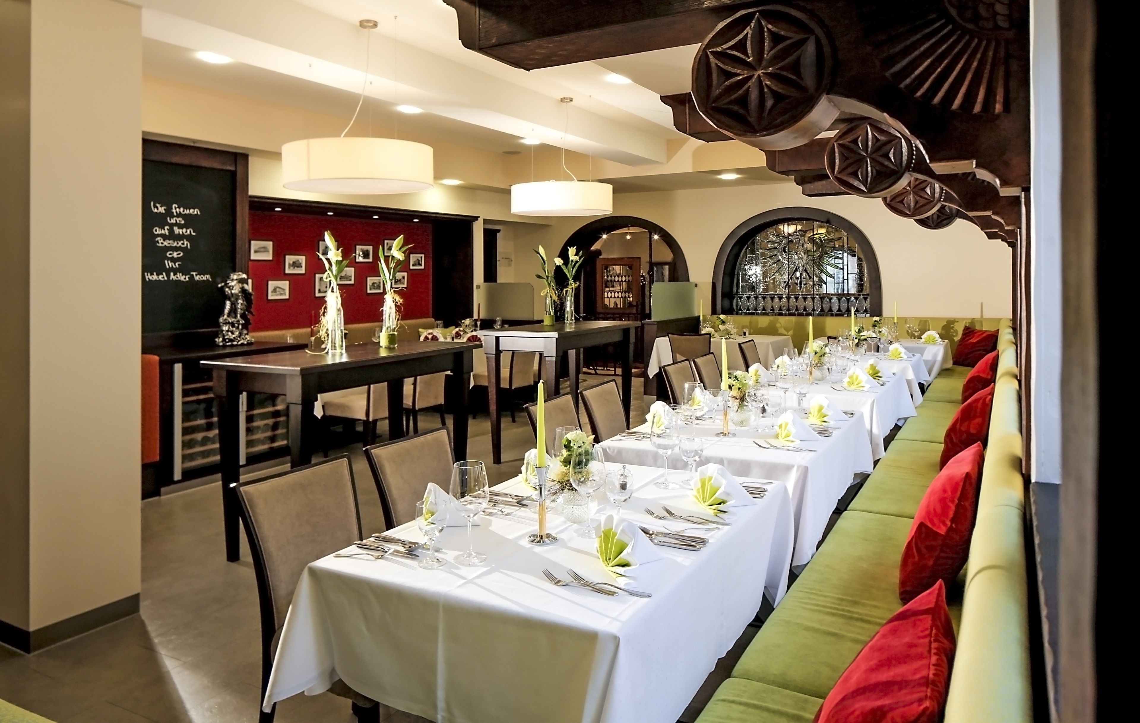 lunch, dinner served; regional cuisine, al fresco dining