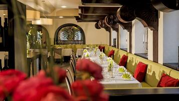 Mittagessen, Abendessen, regionale Küche, Speisen im Freien