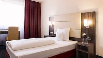 Phòng đơn | Bộ đồ giường kháng dị ứng, chăn bông, minibar, bàn