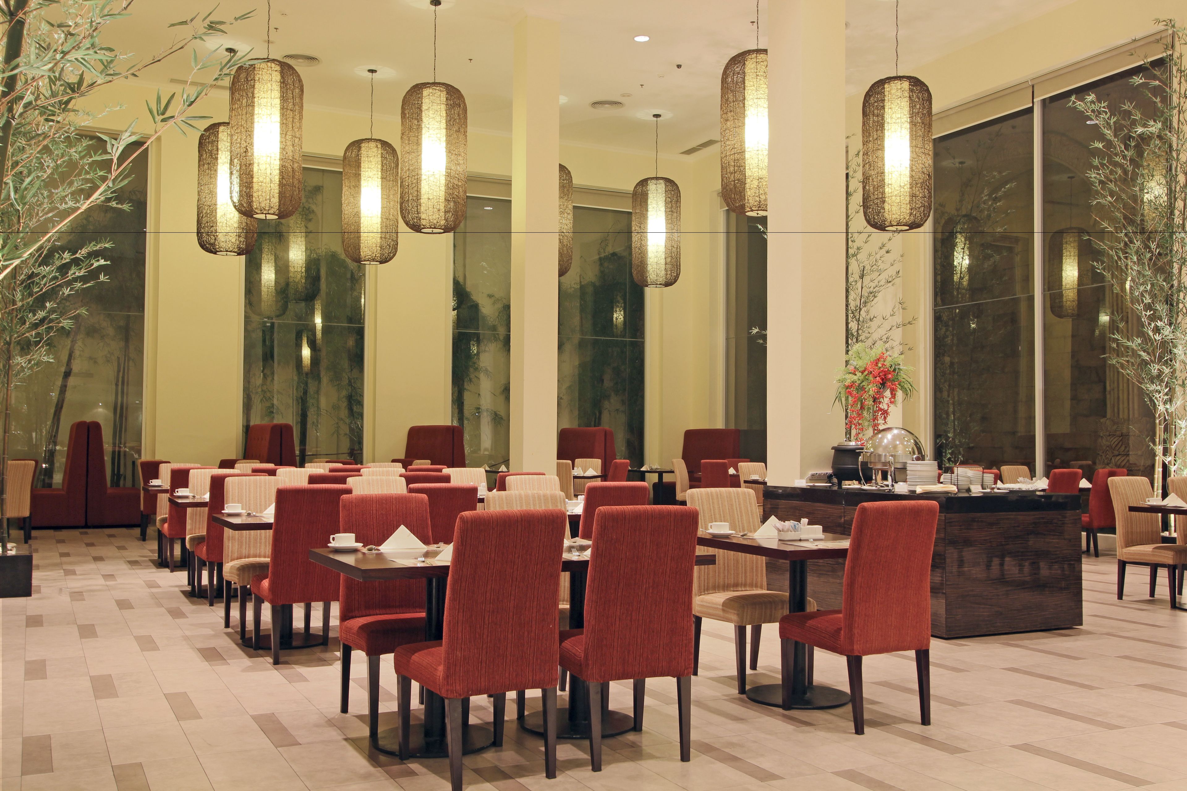 Päivittäinen buffetaamiainen (1210000 IDR per henkilö)