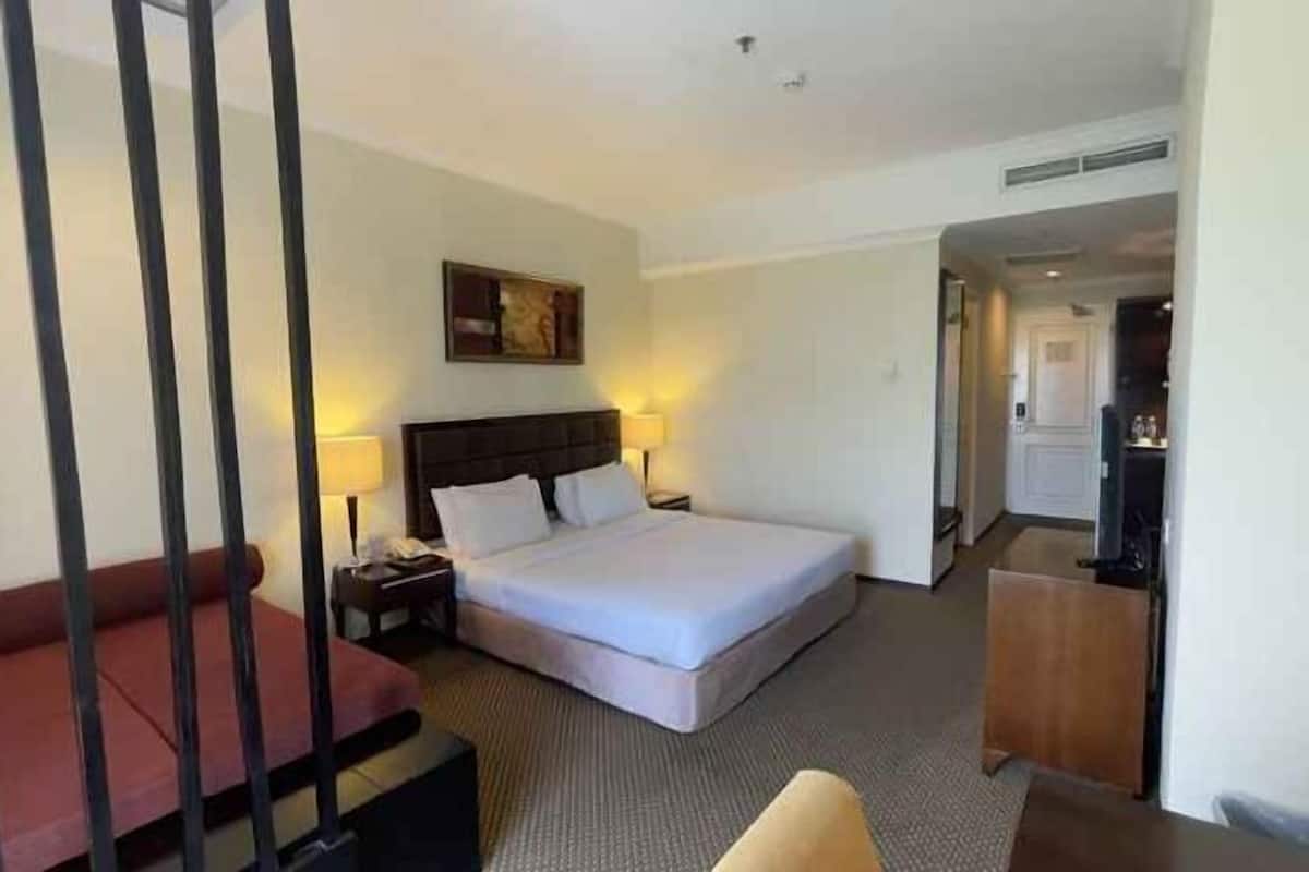 1 bedroom, minibar, in-room safe, desk