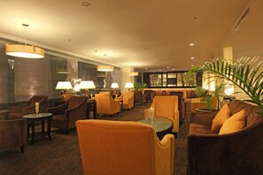 Lobby lounge - Harmoni One Convention Hotel & Service Apartments (Batam)