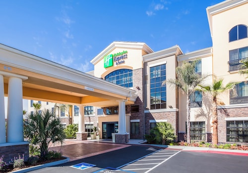 Holiday Inn Express & Suites Eureka by IHG