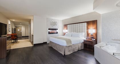Holiday Inn Express & Suites Eureka by IHG