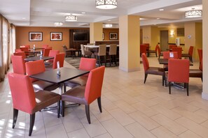 Free daily self-serve breakfast - Holiday Inn Express & Suites Page - Lake Powell Area by IHG (Page)