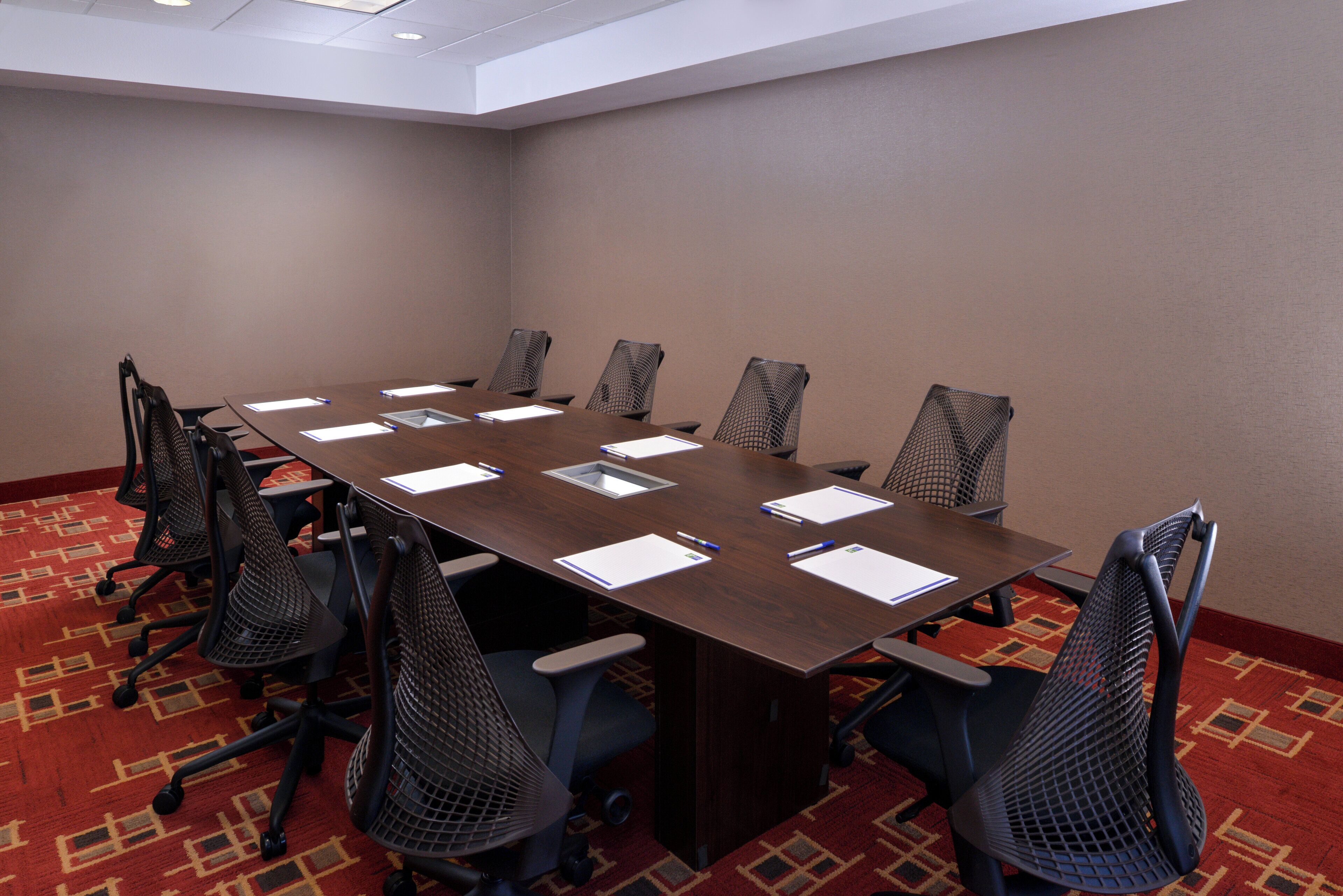 Photo - Holiday Inn Express S Page