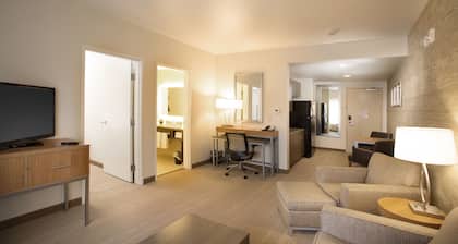 Holiday Inn Express & Suites Pocatello by IHG