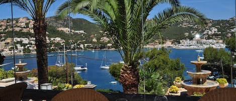 Se sirven desayunos, almuerzos, cenas y cocina mediterránea