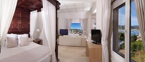 Hochwertige Bettwaren, Minibar, Zimmersafe, Schreibtisch