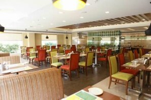 Frokost (INR 450 per person)