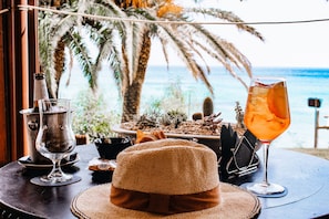 Poolside bar