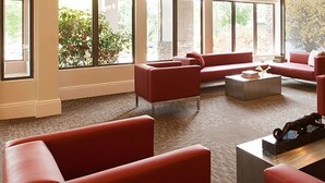 Lobby lounge - Ramada by Wyndham Rock Hill at Sullivan Center (Rock Hill)