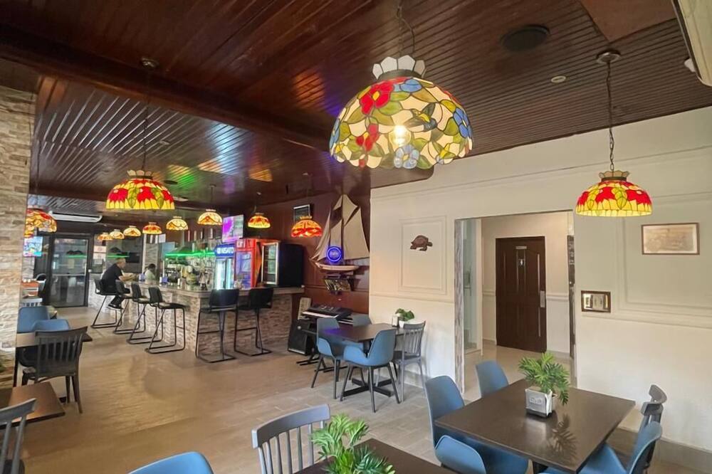 Hotel Costa Inn