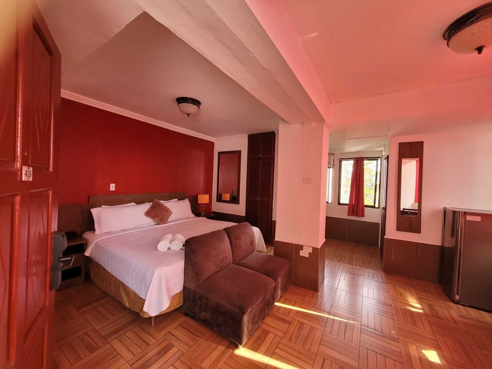 Executive Suite | Free WiFi, bed sheets