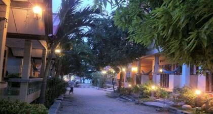 Black & White Bungalows