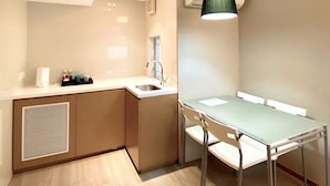 Superior Double Room - Apartment Kapok (Hong Kong Island)