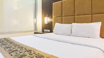 Hypo-allergenic bedding, in-room safe, rollaway beds, free WiFi