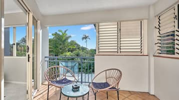 Family Apartment, 3 Bedrooms, 2 Bathrooms | Terrace/patio