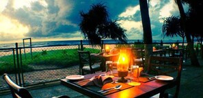 屋外ダイニングエリア