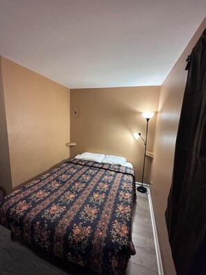 Habitación individual estándar | Wifi gratis y ropa de cama 