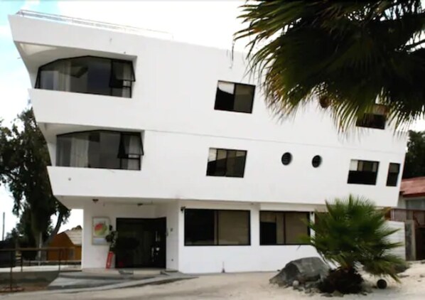 Fachada de la propiedad