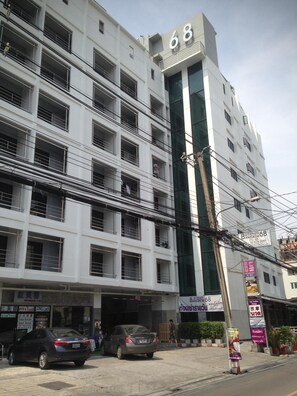 Exterior - Bangkok 68 (Bangkok)