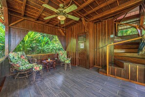 Bungalow, climatisation, vue mer | Coin séjour