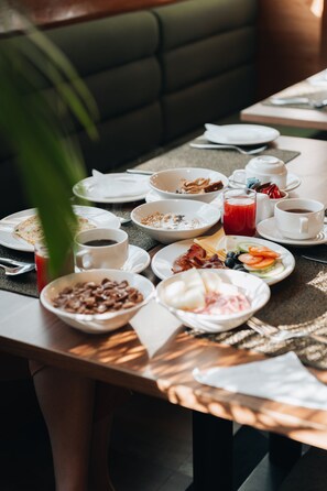Daily buffet breakfast for a fee - Hotel Shambala (Kathmandu)