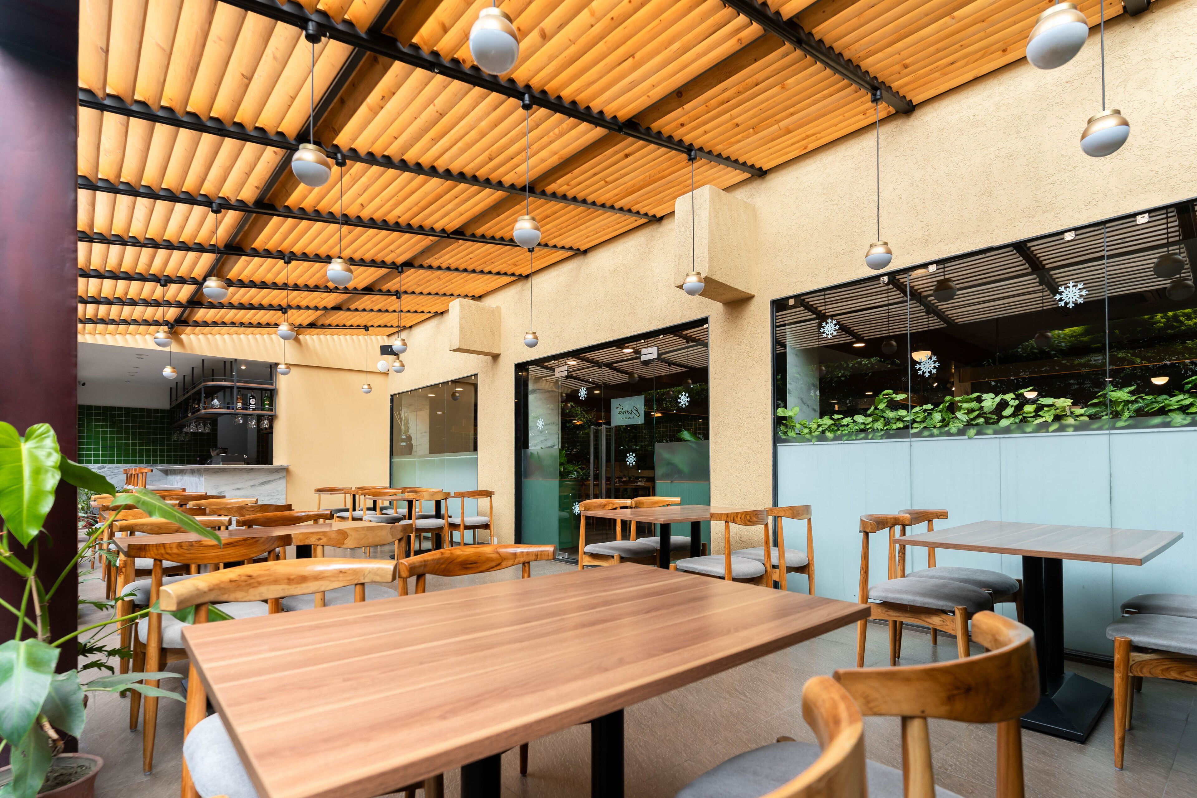 Breakfast, lunch, dinner served; international cuisine 