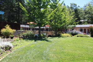 Property grounds - Mother Lode Motel (Placerville)