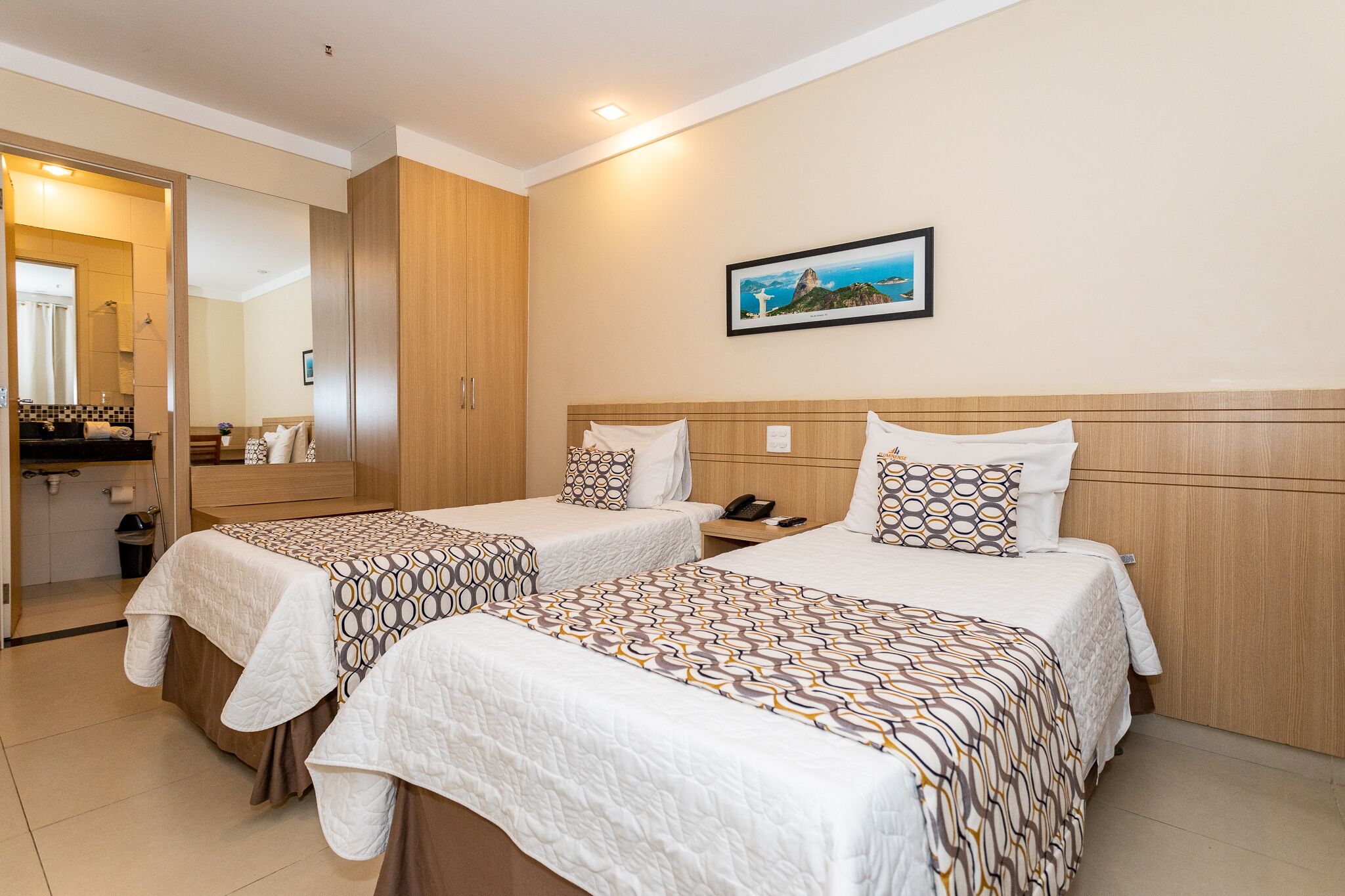 standard twin room, 2 single beds, private bathroom | minibar, in-room safe, desk, blackout curtains