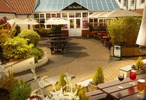 Terrace/patio - Mayfield Hotel (Scarborough)
