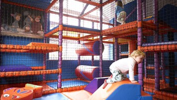 儿童活动区 - 室内