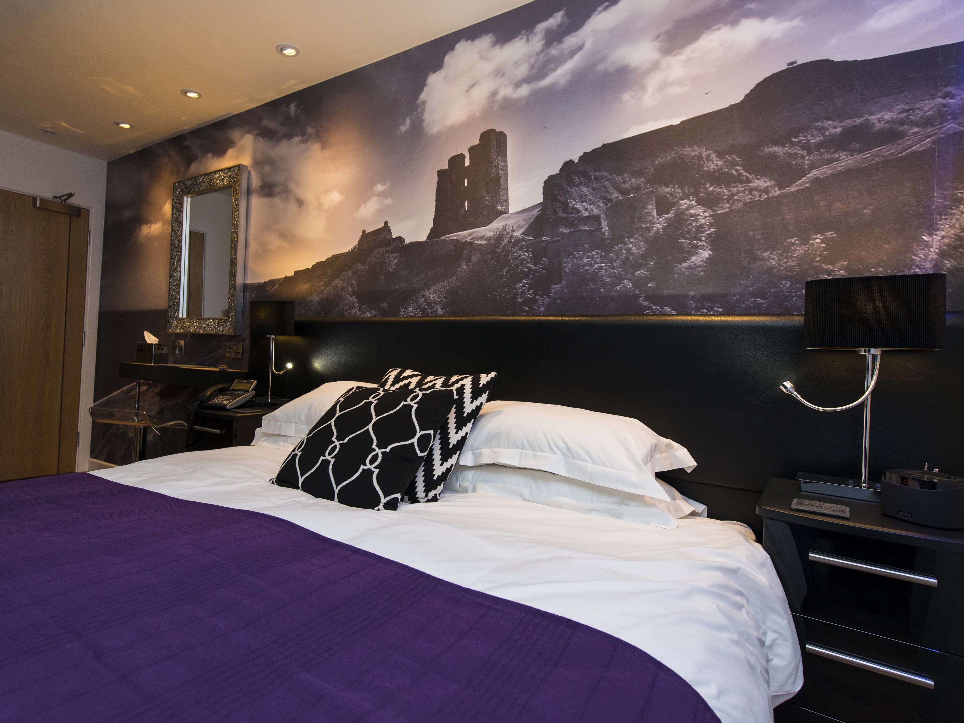 suite, 2 bedrooms | in-room safe, desk, iron/ironing board, free wifi