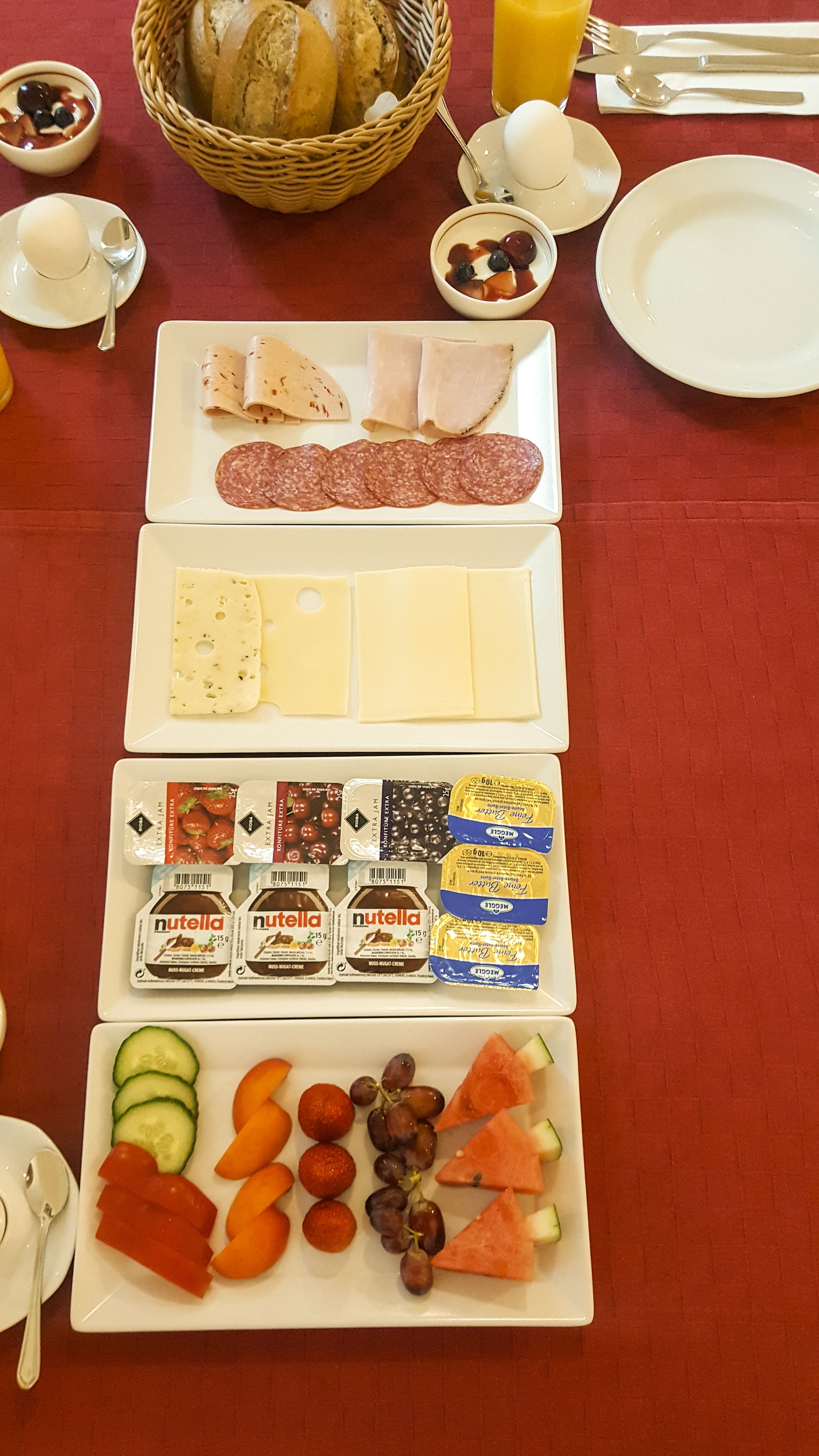 daily continental breakfast (eur 10 per person)