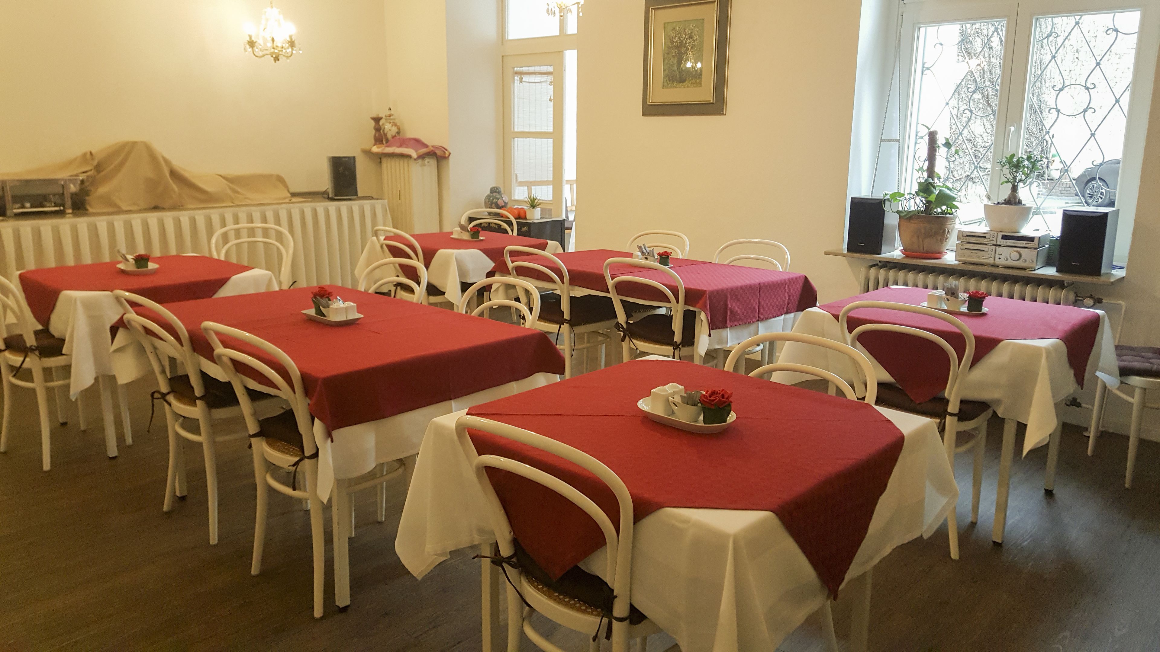 daily continental breakfast (eur 10 per person)