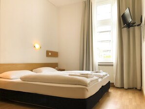 Habitación doble | Escritorio, wifi gratis y ropa de cama