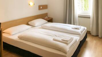 Doppelzimmer | Schreibtisch, kostenloses WLAN, Bettwäsche