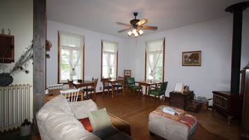 Free daily full breakfast